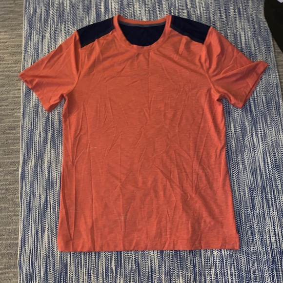 NWOT Lululemon T-Shirt - Picture 2 of 5